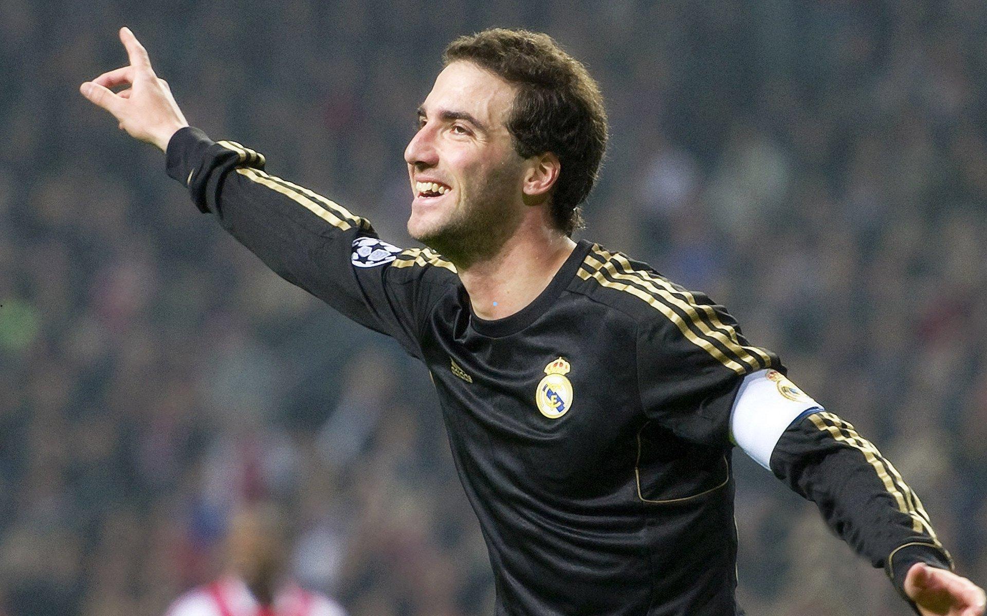 拜仁慕尼黑即将与青训瑰宝卡夏诺-基亚拉敲定续约协议